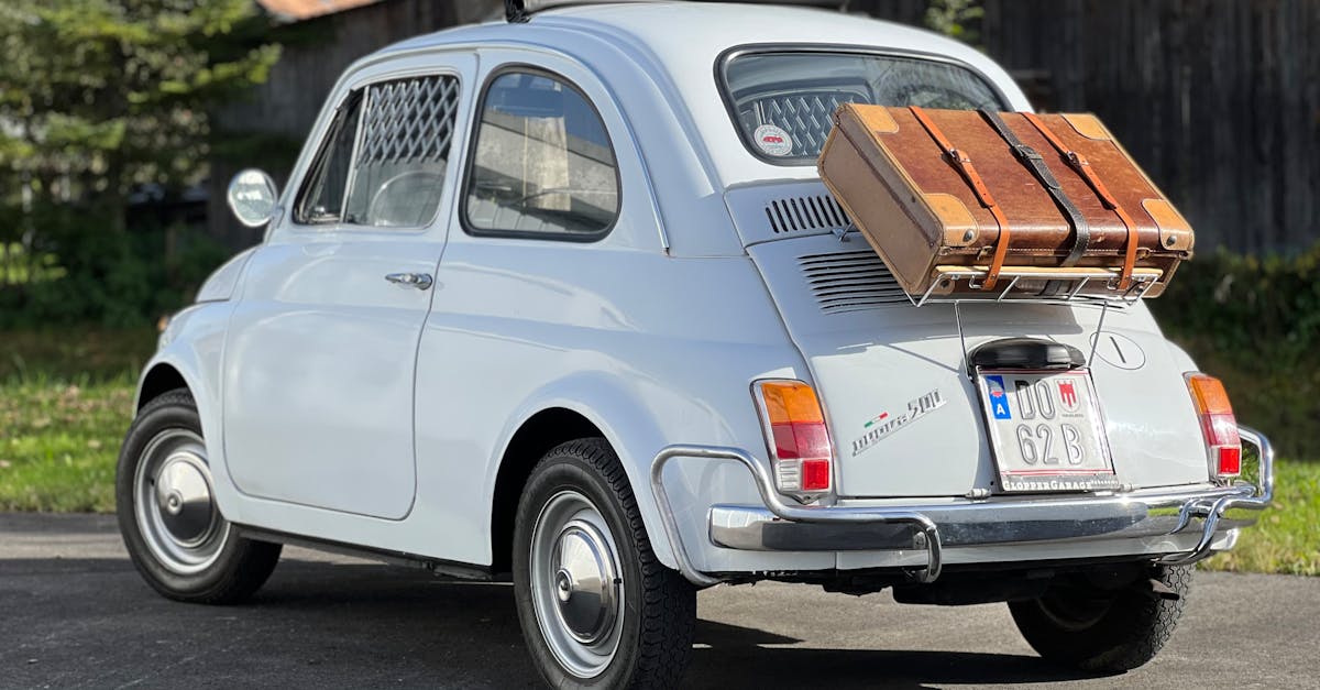 découvrez la fiat 500 electric, la voiture urbaine emblématique réinventée en version 100% électrique. alliant élégance, performance et technologie avancée, elle est idéale pour vos trajets en ville. profitez d'une conduite silencieuse et d'une autonomie impressionnante tout en respectant l'environnement.